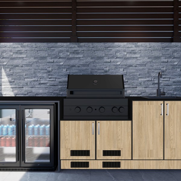 Oak Doors with Midnight Riviera Stone and Black Appliances